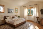 Master suite- king bed